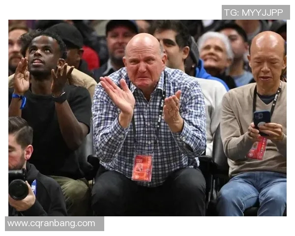 此前曾炮轰快船!鲍威尔今天和前老板鲍尔默握手寒暄 此前曾炮轰快船!鲍威尔今天和前老板鲍尔默握手寒暄