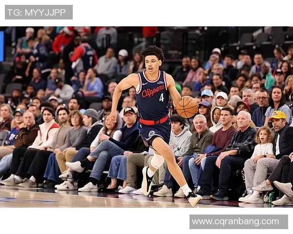 每个人都在乱打!快船锋线新秀竟然单场出现了6次失误? 每个人都在乱打!快船锋线新秀竟然单场出现了6次失误?